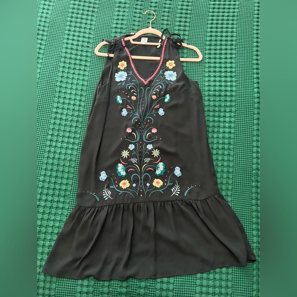 Tristan black sleeveless shift dress with ruffle hum and embroidered  detail - Picture 2 of 7